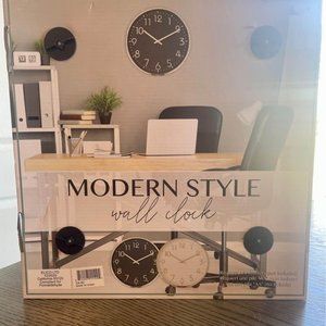 Modern Style Wall Clock 13 Inches